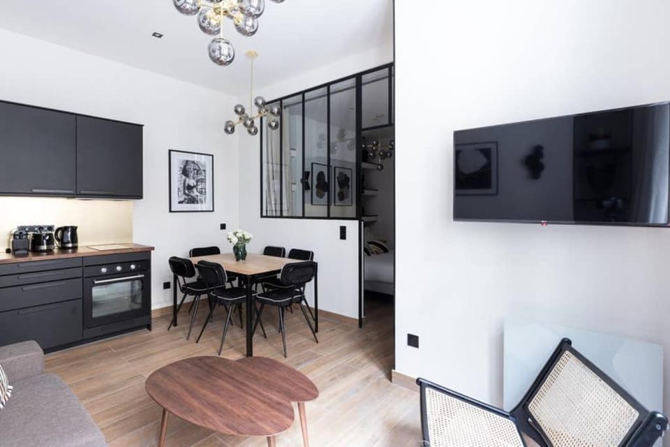 Kitchen or kitchenette, Living room, Dining area