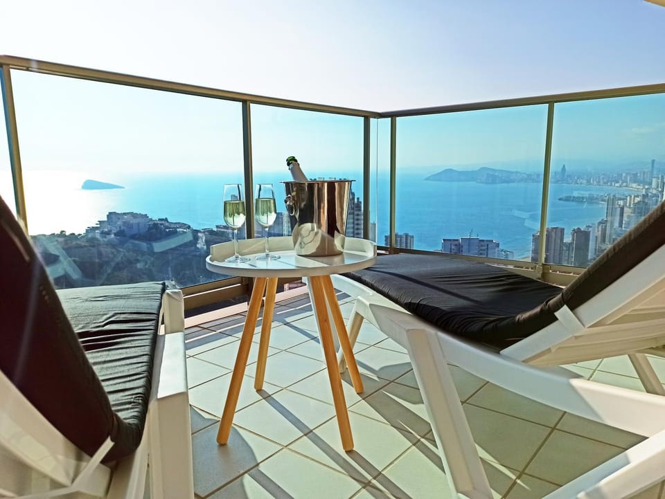 Balcony/Terrace, Drinks