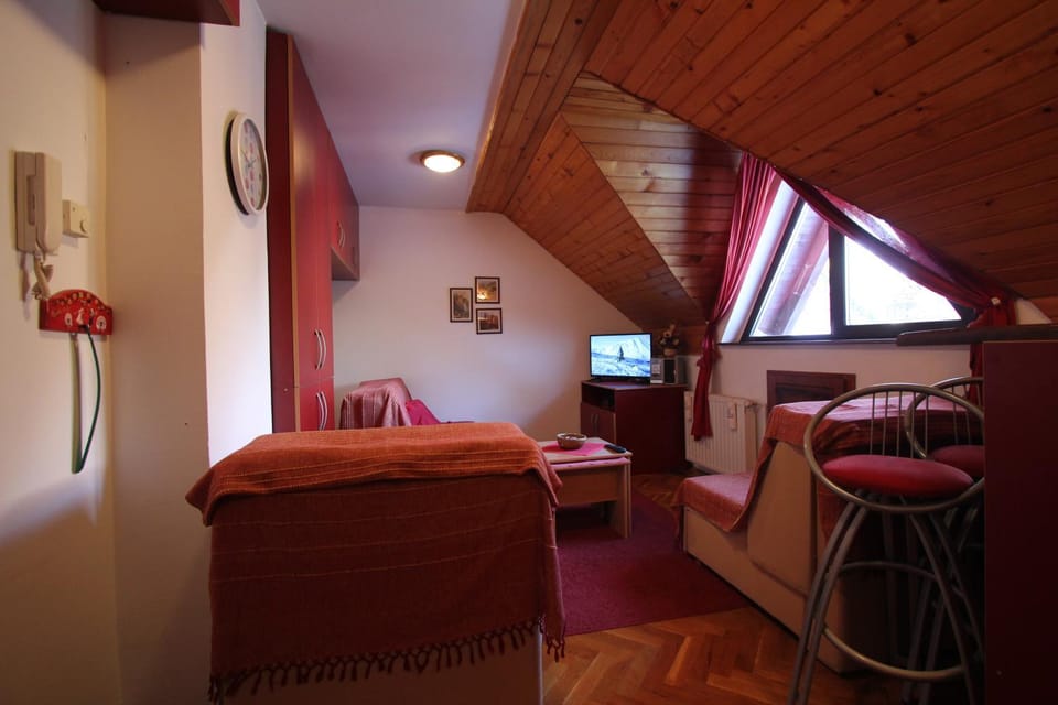 Living room, Photo of the whole room