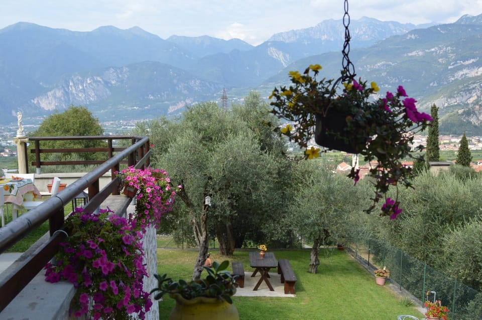 Balcony/Terrace, Mountain view