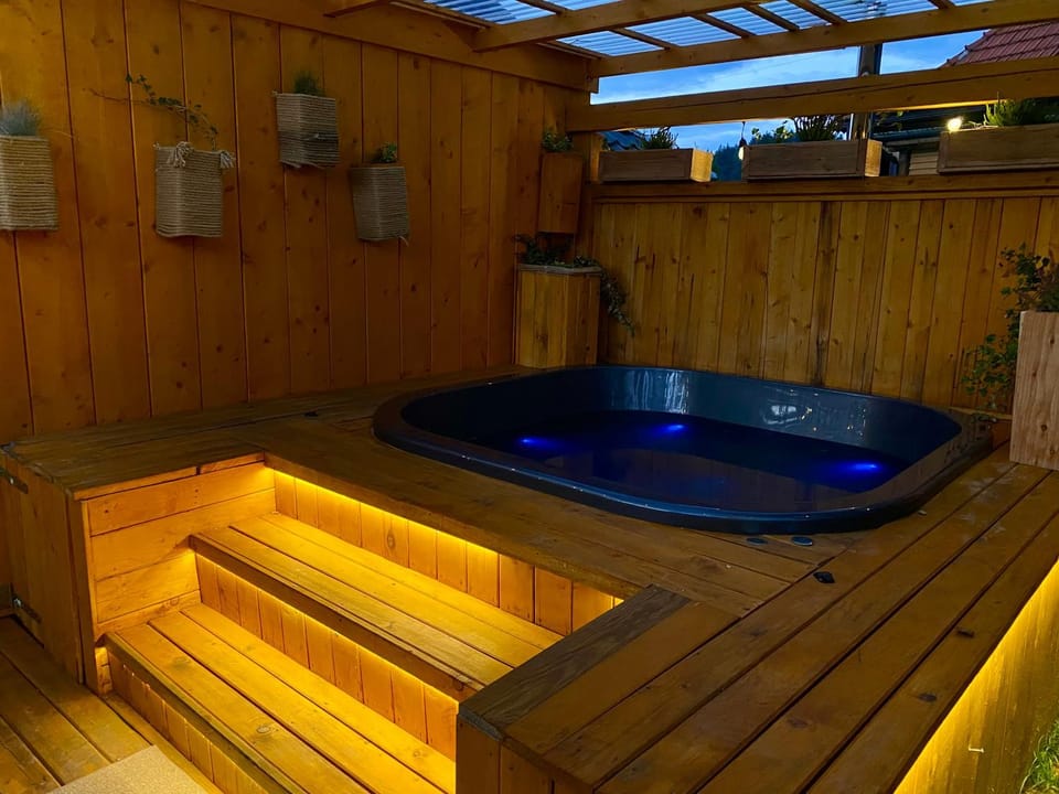 Babie Domki z sauną i jacuzzi Chalet in Lesser Poland Voivodeship