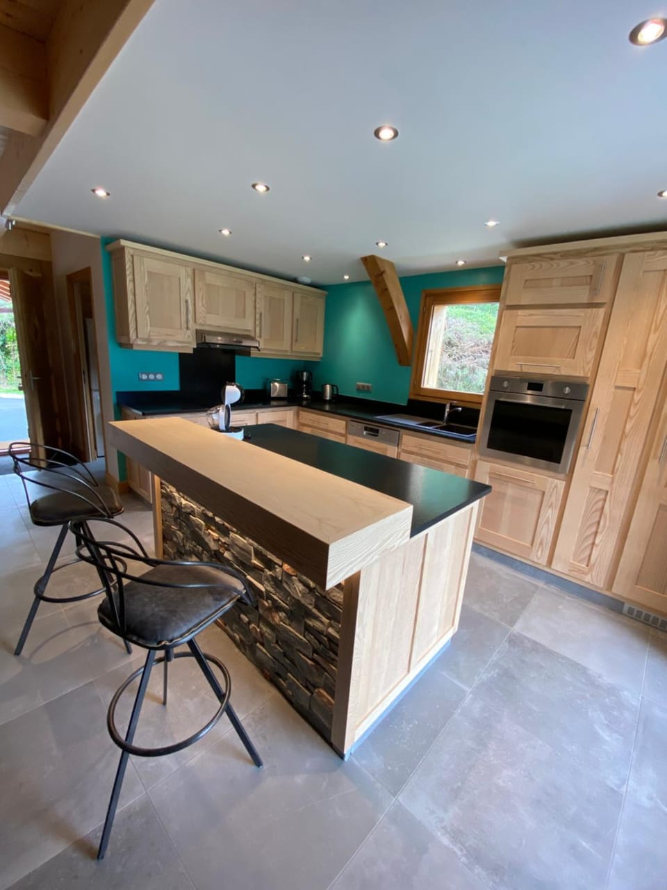 Kitchen or kitchenette, Lounge or bar