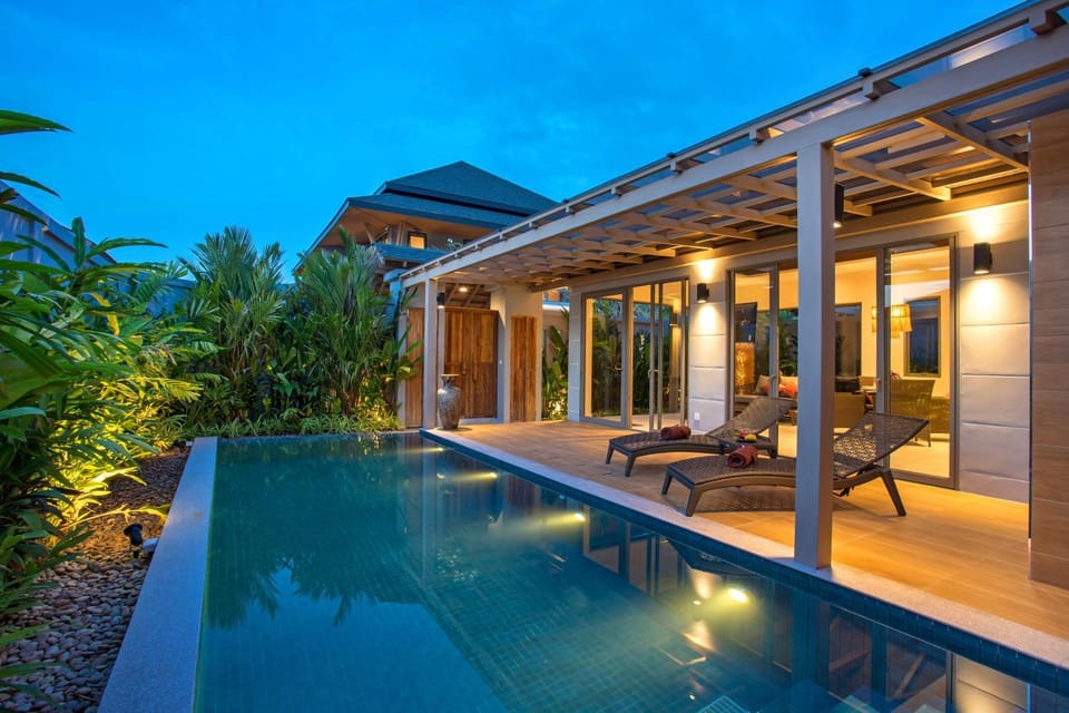 Patio, Swimming pool, Swimming pool, sunbed