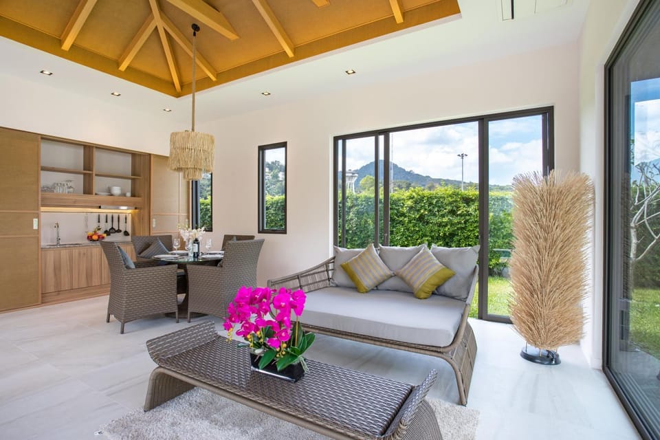 Kitchen or kitchenette, Living room, Seating area, Dining area, Garden view, Mountain view