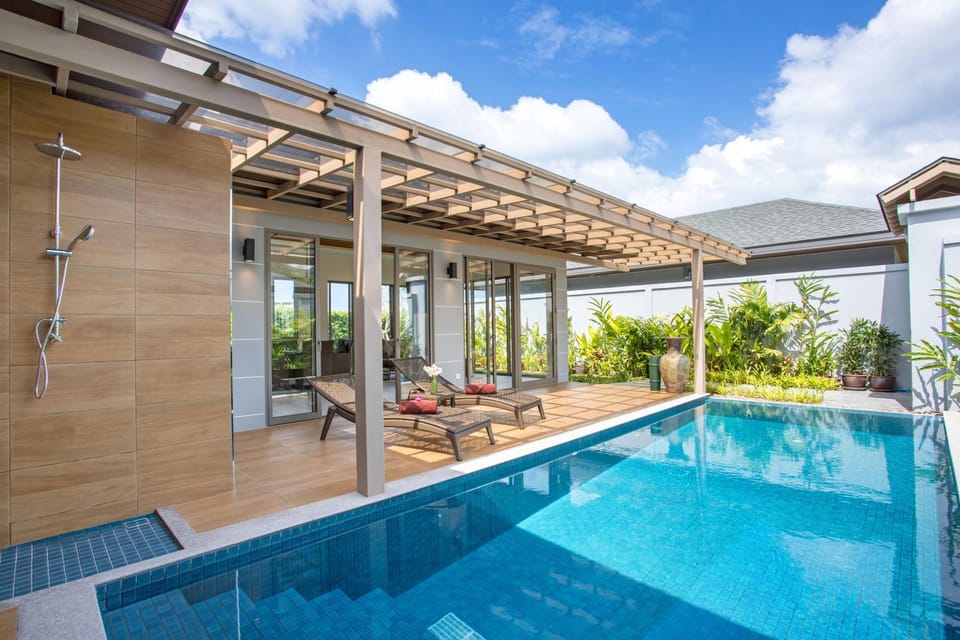 Day, Balcony/Terrace, Swimming pool, Swimming pool, sunbed