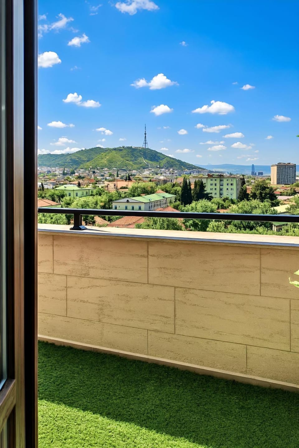 Day, Natural landscape, View (from property/room), Balcony/Terrace, City view, Mountain view