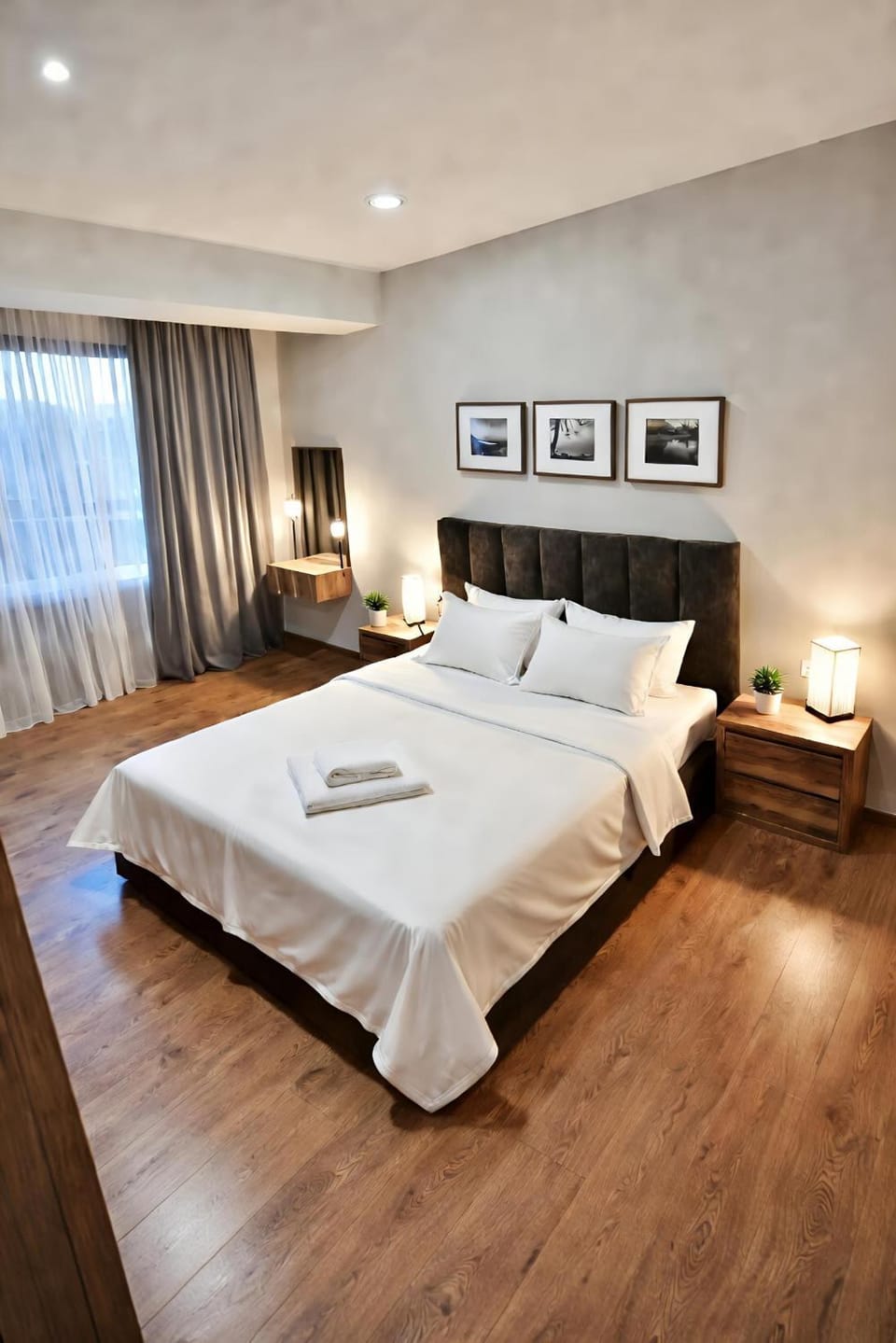 Bed, Photo of the whole room, Bedroom, towels