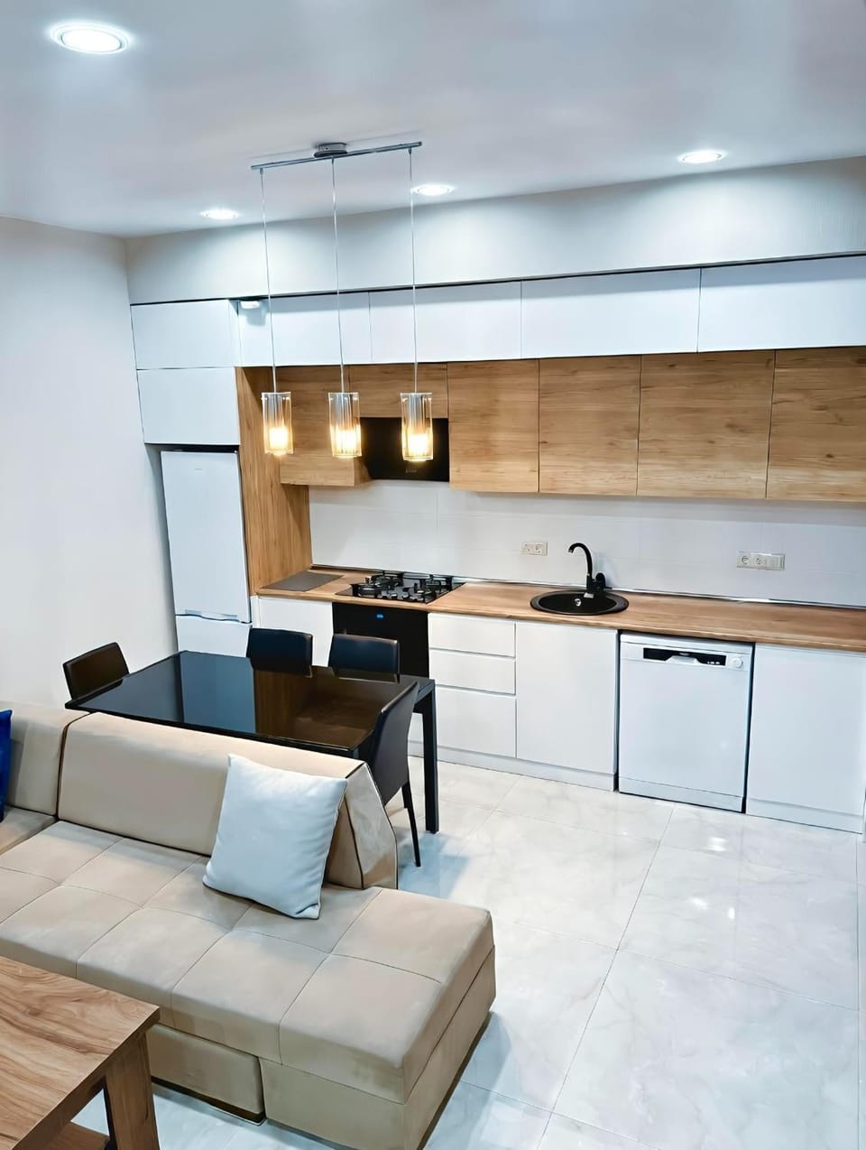 Kitchen or kitchenette, Dining area, stove