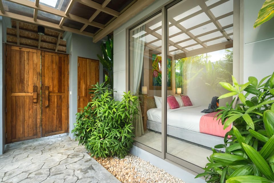 Facade/entrance, Bed, Bedroom