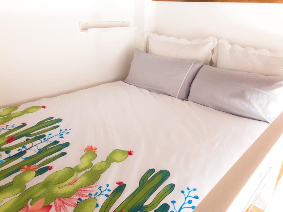 Bed, Bedroom