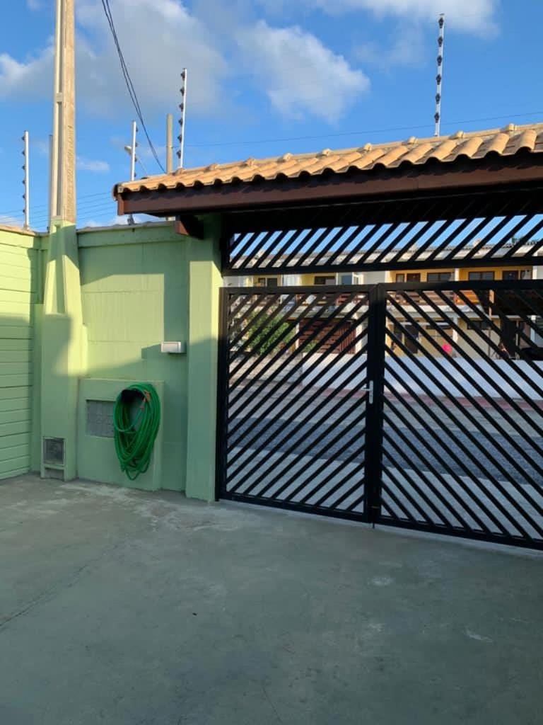 Casa, 1 quadra da praia. House in State of São Paulo