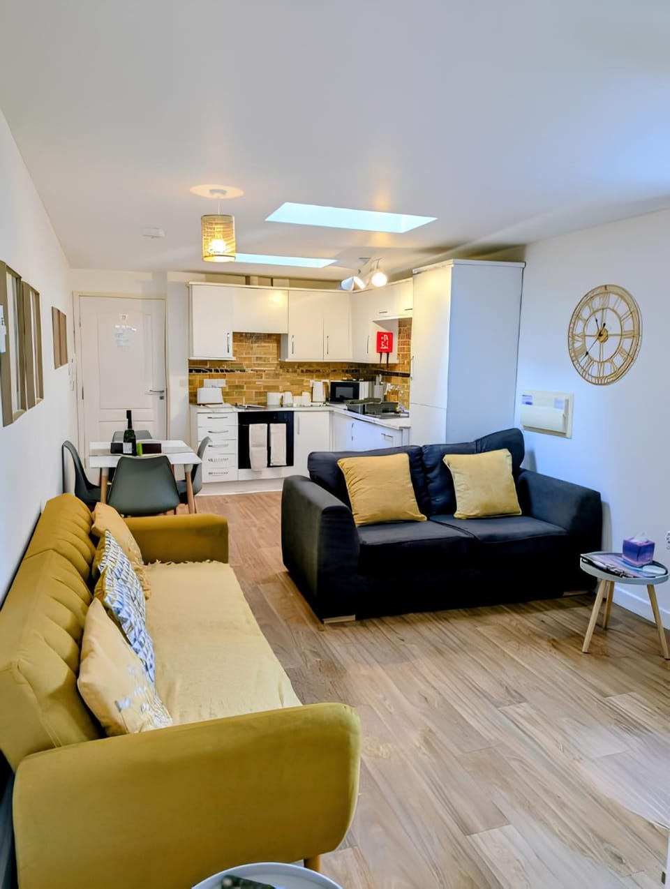 Kitchen or kitchenette, Living room, Dining area, pet friendly