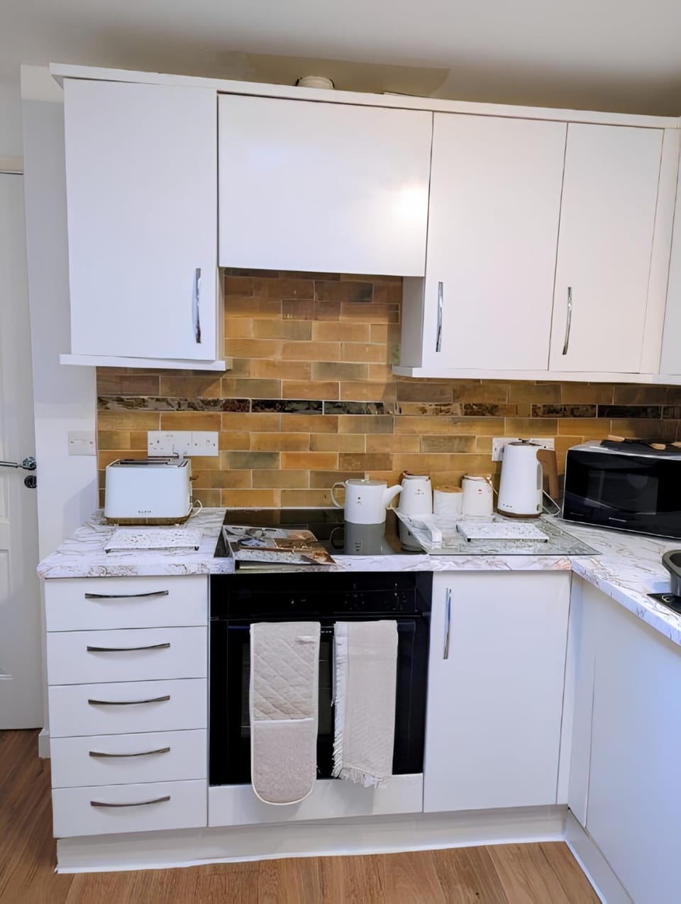 Kitchen or kitchenette, pet friendly
