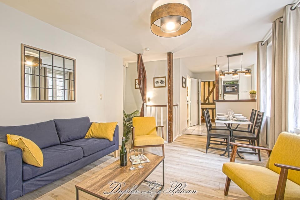 Communal lounge/ TV room, Facade/entrance, Living room, Seating area, Dining area, kitchen