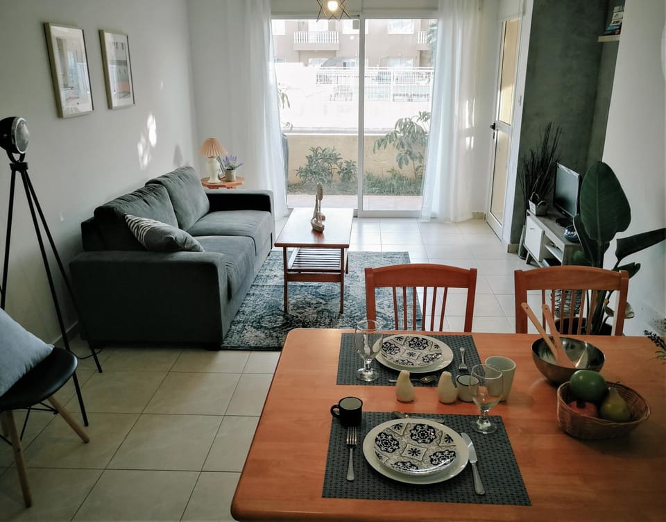 Living room, Photo of the whole room, Dining area