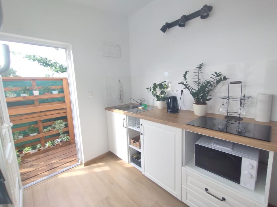 Facade/entrance, Kitchen or kitchenette