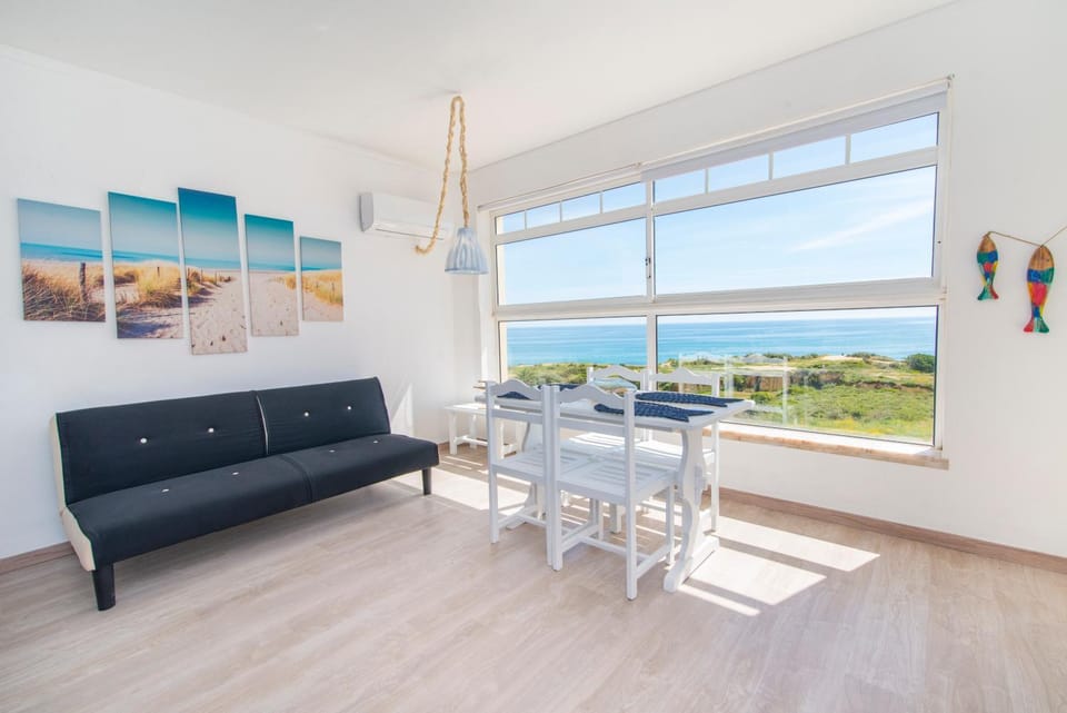 Living room, Dining area, Sea view