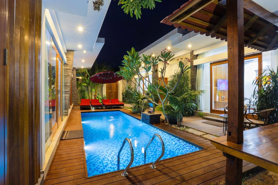 Swimming pool, Swimming pool