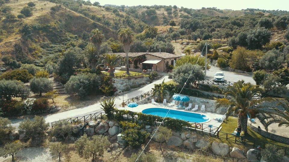Bird's eye view, Pool view
