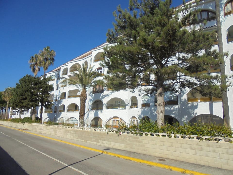 Property building, Facade/entrance, Off site