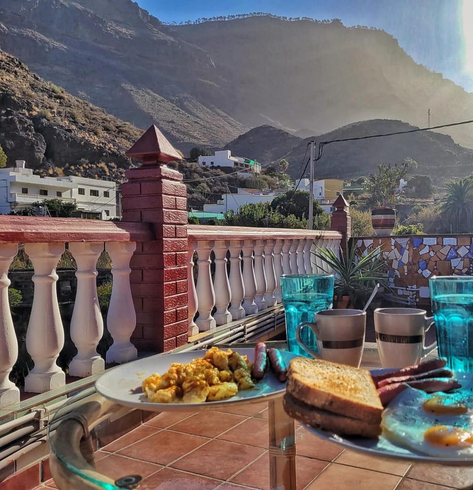 Balcony/Terrace, Mountain view