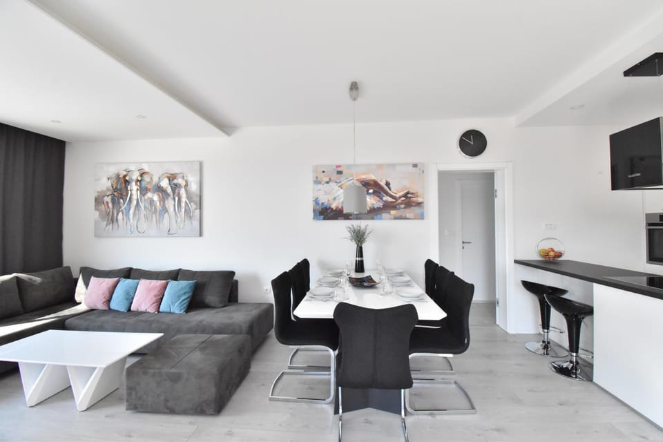 Living room, Dining area