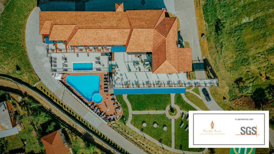 Property building, Restaurant/places to eat, Logo/Certificate/Sign, Swimming pool