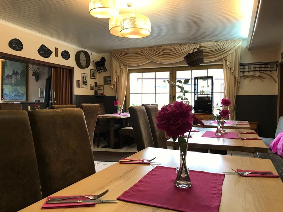 Restaurant/places to eat