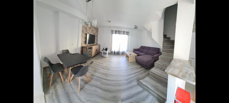 ÁTICO TRIPLEX ISLA VERDE House in Alicante