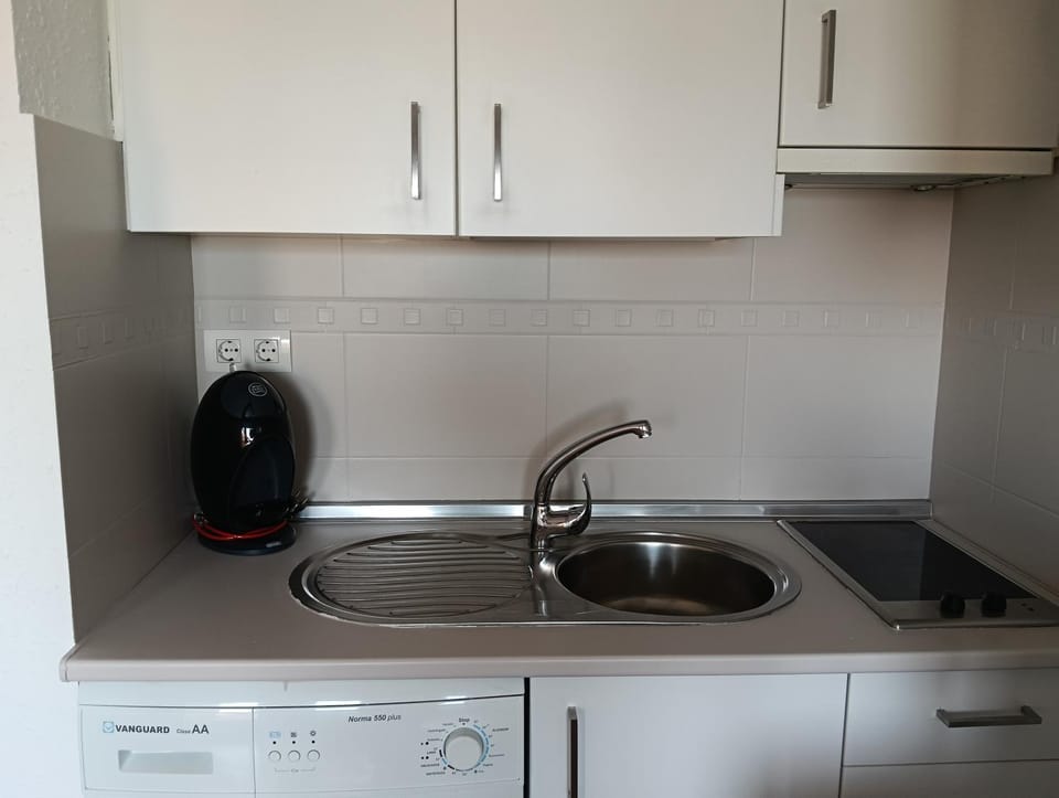 Coffee/tea facilities, Kitchen or kitchenette