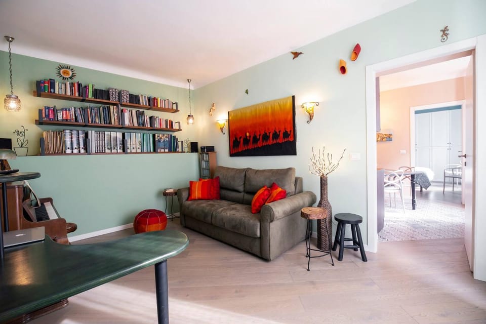 Communal lounge/ TV room, Library, TV and multimedia, Living room, Seating area, furniture