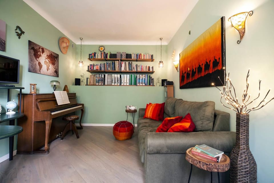 Communal lounge/ TV room, TV and multimedia, Living room, Seating area, furniture