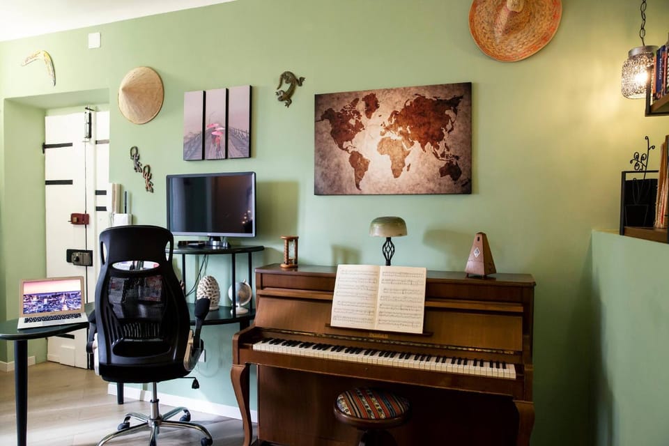 Communal lounge/ TV room, TV and multimedia, Living room, furniture