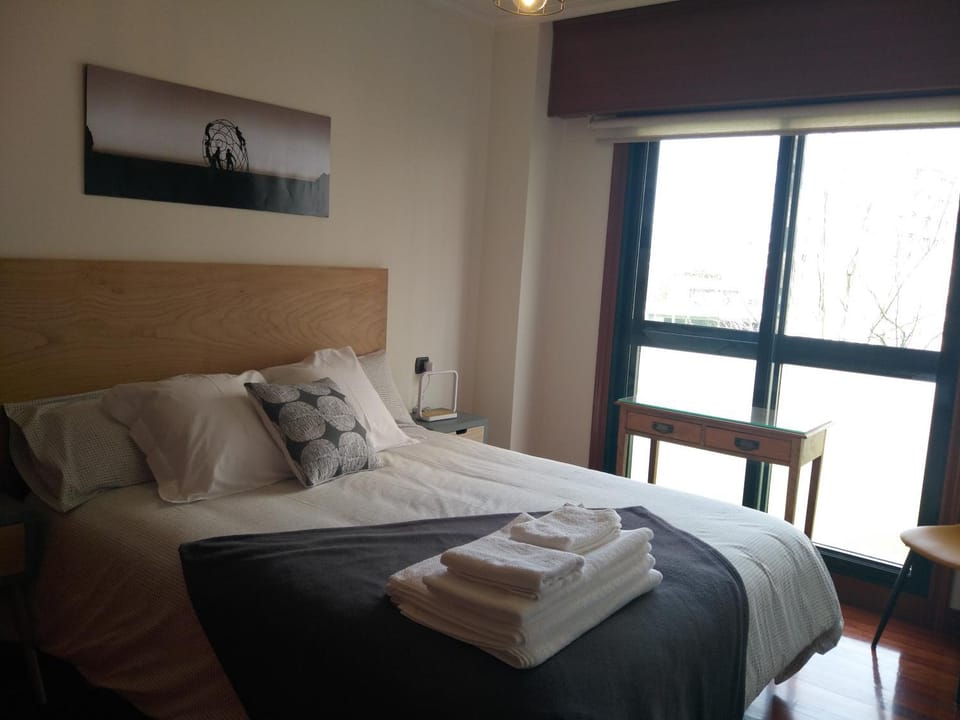 Apartamento completo con parking privado y WiFi en San Roque Apartment in Vigo