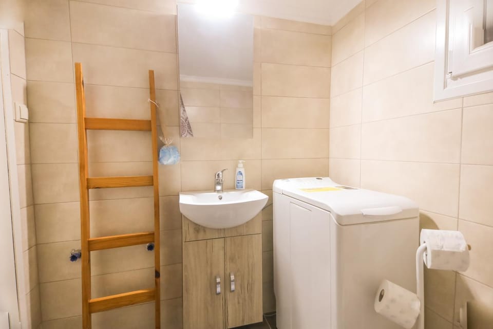 Quiet, fully refurbished apartment in Thessaloniki Apartment in Thessaloniki