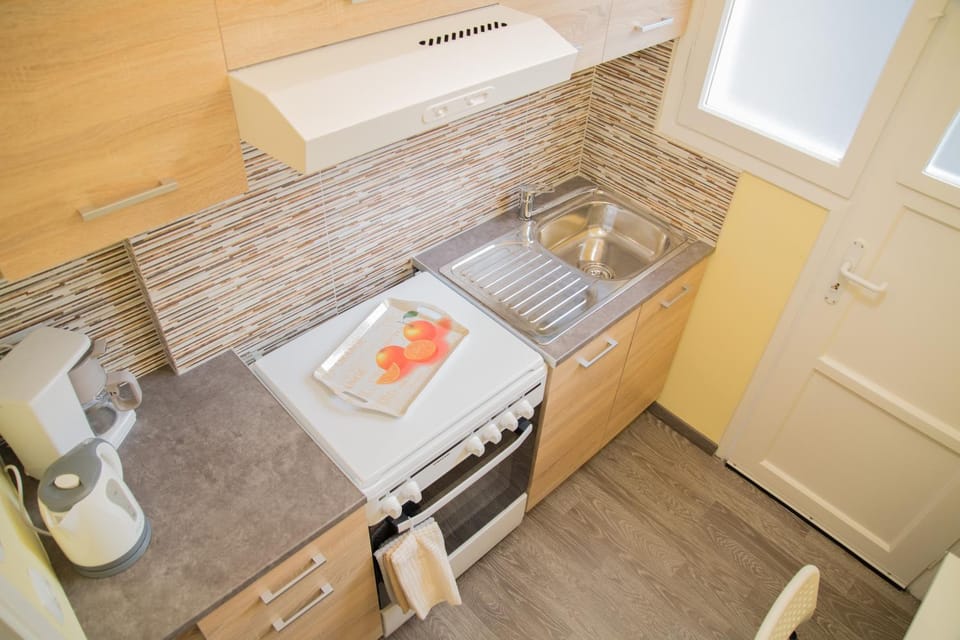 Coffee/tea facilities, Kitchen or kitchenette