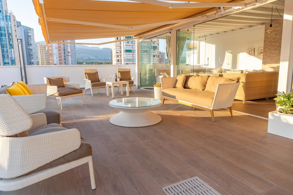 ÁTICO con ENORME TERRAZA y CHILL OUT PARTICULAR Apartment in Benidorm