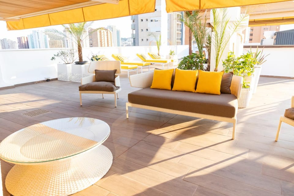 ÁTICO con ENORME TERRAZA y CHILL OUT PARTICULAR Apartment in Benidorm