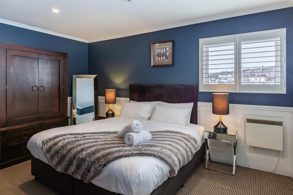 Bed, Bedroom, wardrobe