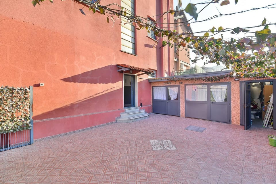 B&B Confine Bed and Breakfast in Como