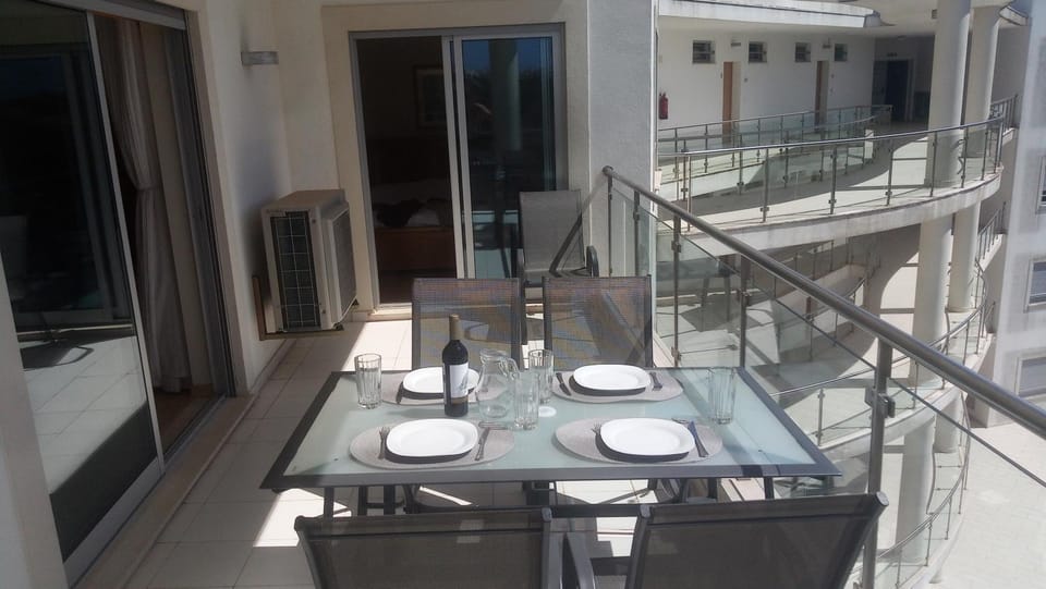 View (from property/room), Balcony/Terrace, Dining area
