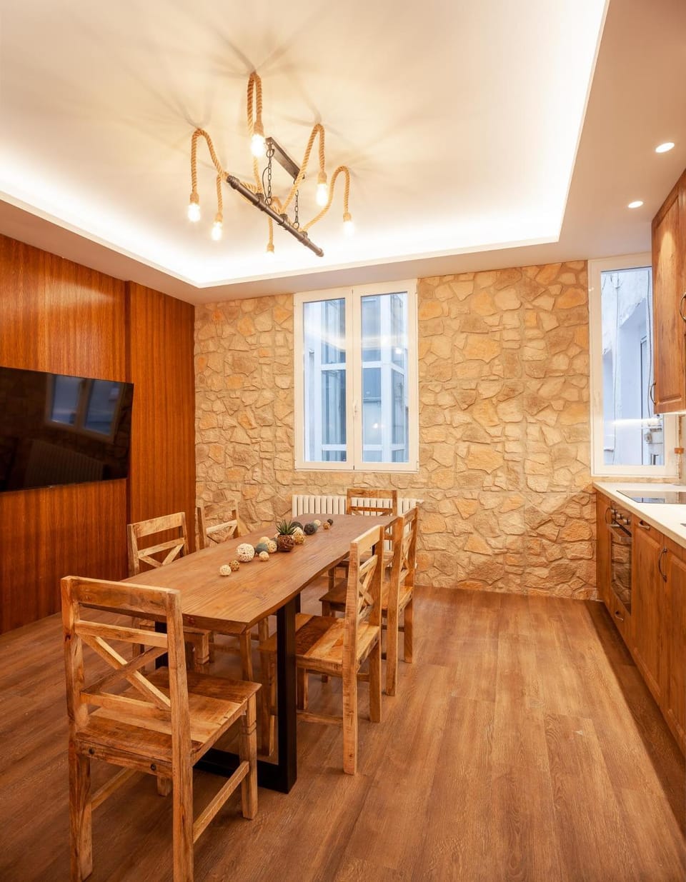 TV and multimedia, Kitchen or kitchenette, Dining area