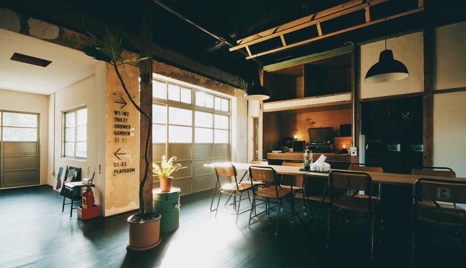 Restaurant/places to eat, Off site, Kitchen or kitchenette, Seating area, Dining area