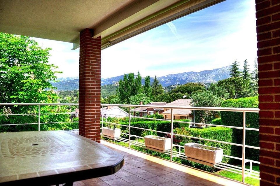 Balcony/Terrace, Garden view, Mountain view