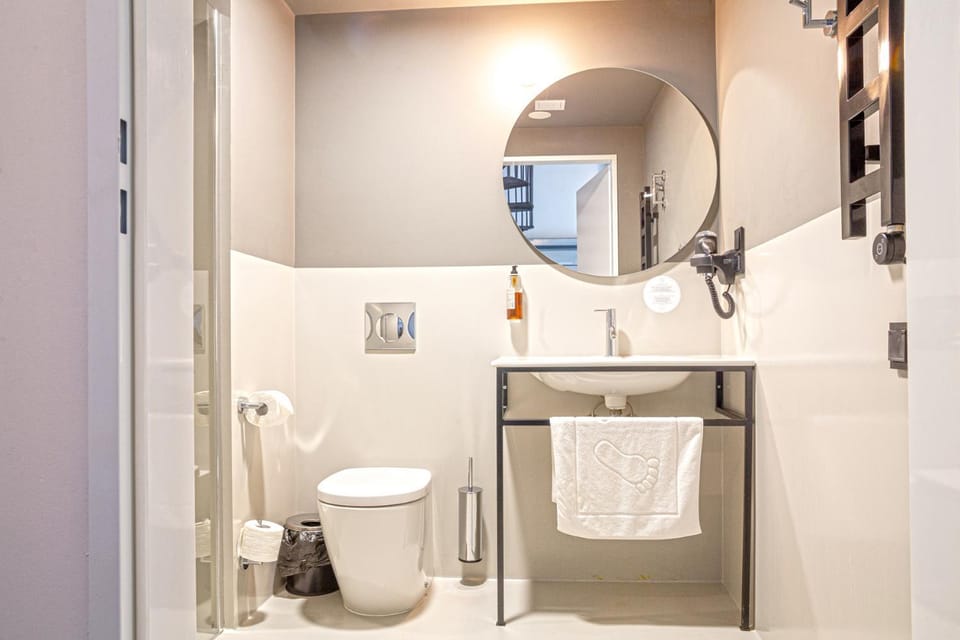 Bathroom, towels