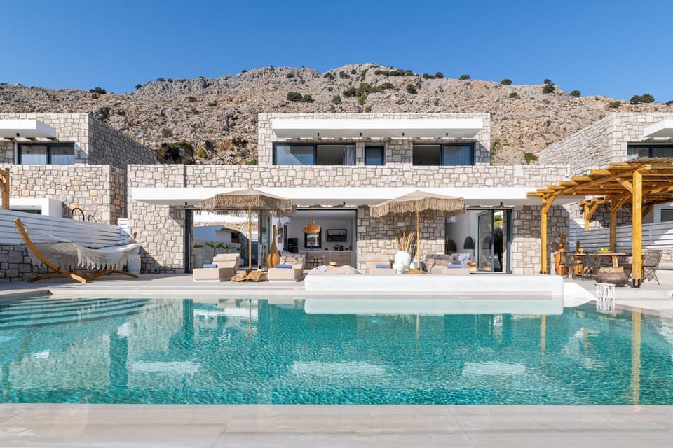 Mountain view, Pool view, sunbed