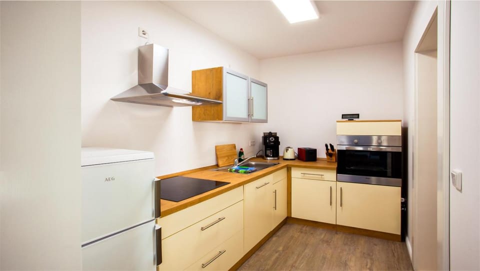 Coffee/tea facilities, Kitchen or kitchenette, pet friendly, stove, toaster, kitchen