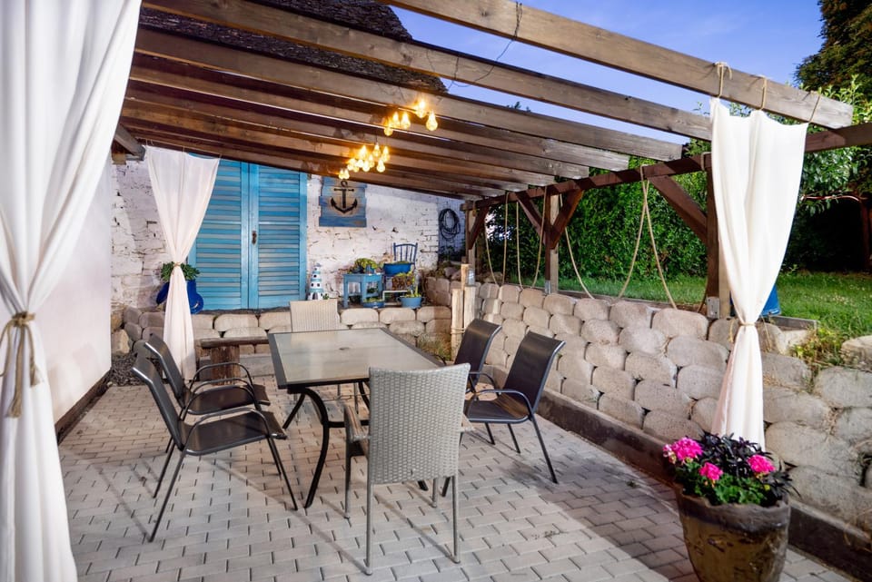 Garden, Balcony/Terrace