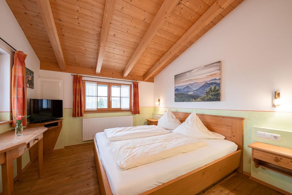 TV and multimedia, Photo of the whole room