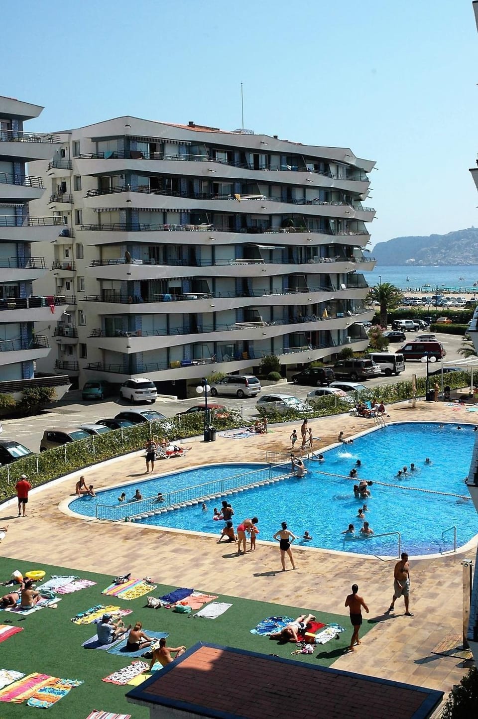 Swimming pool, Swimming pool